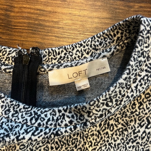 LOFT Leopard Dress Stretch Fit - Picture 3 of 4